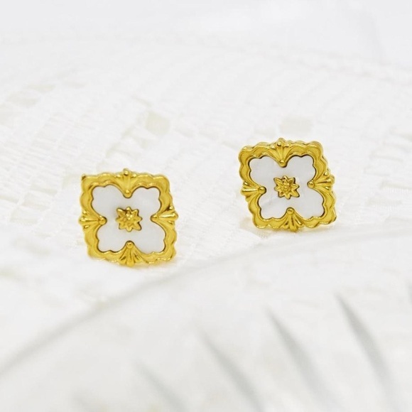 Medieval Renaissance White And Gold Earrings